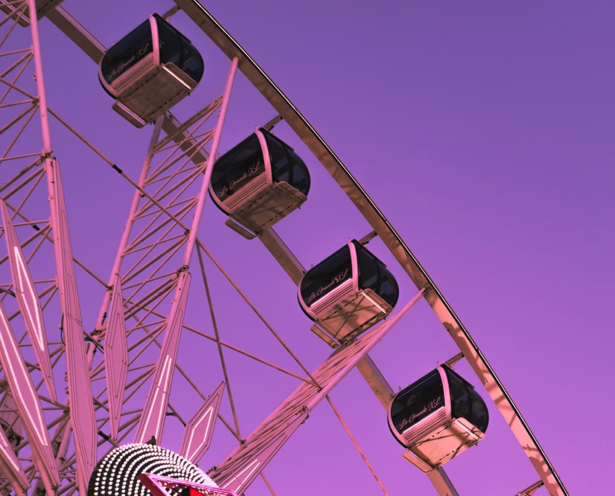 Hero ferris wheel